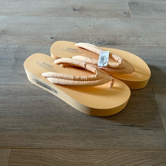 Platform flip flops - Picture 1 of 2